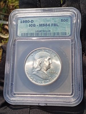 מטבע חצי דולר פרנקלין 1950 מדורג ICG MS-64. מטבע כסף זה לא במחזור והוטבע בפילדלפיה. עשוי מתכת 