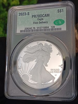 מטבע כסף אמריקאי Silver Eagle PR70 DCAM 2023 בדירוג מושלם המבטיח איכות מעולה. מאושר ע"י 