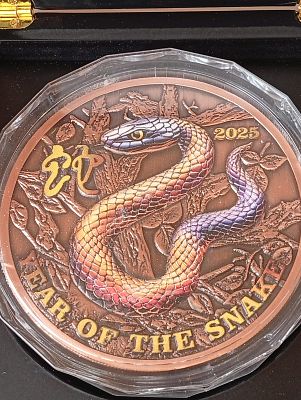 1 ק"ג נחושת טהורה! מטבע אספנות צבעוני “Year Of The Snake” - שנת הנחש 2025, Ultra High Relief 