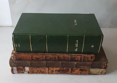 לוט ספרי ת' ות"ק חשובים – חתימות חשובות
1)	 ספר מים עמוקים, שו"ת לרבינו אליהו מזרחי ושו"ת 