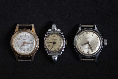 -LOT of 3 VINTAE WATCHES(W28)