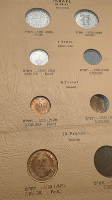 חוברת מטבעות ישראל כולל 25 מיל תש״ח ותש״ט 1949
לרבות מטבעות כסף חדשים של 250 מיל ו 500 מיל. מטבע 