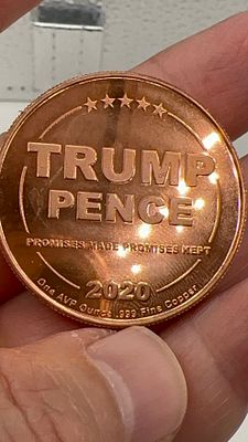 מטבע נחושת 9999 טראמפ-פנס 2020. מטבע הנצחה 🏛️ **טראמפ-פנס 2020** 🇺🇸 מנחושת טהורה! 💫 פריט 