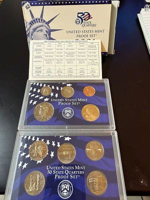 עלה כעת! ערכת מטבעות מינט מקורי של ארה״ב משנת 2001 , הערכה כוללת 2 סטים של מטבעות סה״כ 10 