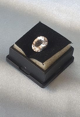 עלה כעת! אבן מורגנית אובאלית יפהפיה 1.53 קראט מחצבות ברזיל ומדגאסקאר
תעודה והערכה גבוהה בתעודה 