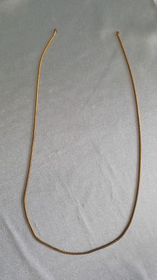 עלה כעת! רק 12.5 אחוז עמלה! שרשרת דקה זהב 0.585 (14k) במצב משומש בעיה באבזם במשקל. משקל כולל 3 גרם