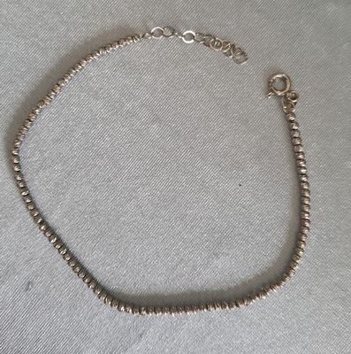 עלה כעת! רק 12.5 אחוז עמלה! צמיד עיגולים זהב לבן 0.585 (14k) חיתוך לייזר במשקל. משקל כולל 2 גרם