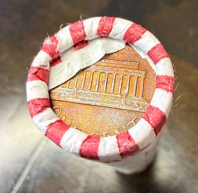 נדיר! מטבע הפני יצא מהמחזור הייצור בארה״ב בשנת 2025.
נשארו גלילים רק אצל אספנים. גליל פני 