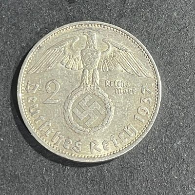 גרמניה הנאצית 1937
מטבע 2 רייכסמארק כסף 
0.625 מטבע במצב מעולה