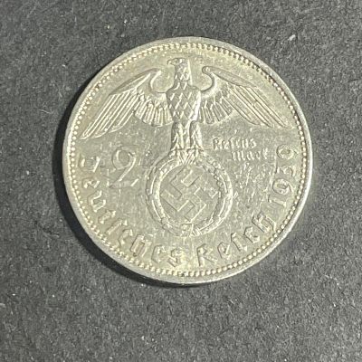 גרמניה הנאצית 1939
מטבע 2 רייכסמארק כסף 
0.625 מטבע במצב מעולה