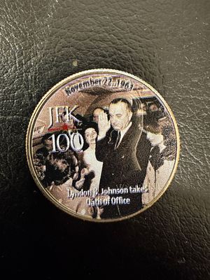 מטבע מיוחד נדיר וחוקי מסדרת מטבעות לכבוד יום הולדתו ה 100 של גו׳ן קנדי נשיא ארה״ב שנרצח