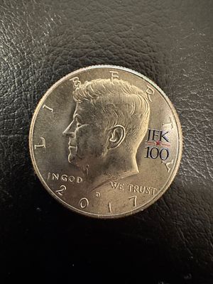 מטבע מיוחד נדיר וחוקי מסדרת מטבעות לכבוד יום הולדתו ה 100 של גו׳ן קנדי נשיא ארה״ב שנרצח.