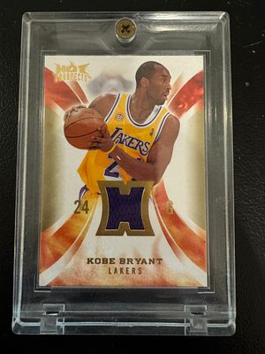 36. קלף מרשים מסדרת Hot Prospects 2008-09 של Kobe Bryant, הכולל פאטץ’ בד אותנטי משימוש במשחק 