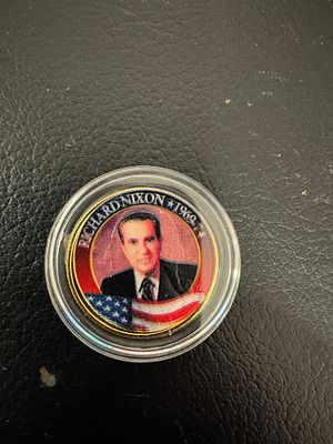 מטבע מיוחד מאוד חוקי ונדיר מצופה זהב 24K של Quarter. מסידרת נשאי ארה״ב. הנשיא ניקסון .