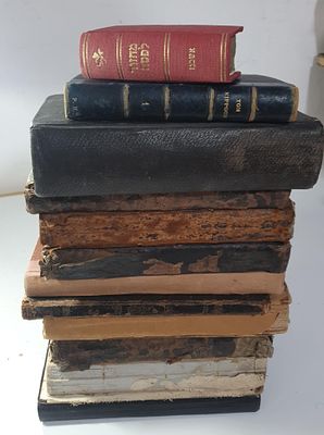 לוט ענק מחזורים עתיקים
1)	 מחזור קטן ליום כיפור, עם תרגום צרפתי, פאריס תרע"ג – עותק מפואר כריכה 