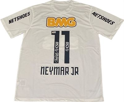 חולצה חתומה של ניימאר. במדי קבוצת סנטוס 2012-13. אימות חתימה Beckett.