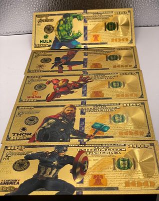נדיר! סט 5 שטרות אספנות מוזהבים Marvel Avengers. סט יוקרתי של **5 שטרות אספנות** בציפוי זהב 
