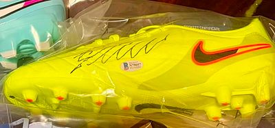 Cristiano Ronaldo – Signed Nike Football Boot – Beckett Witnessed. A Nike football boot signed 