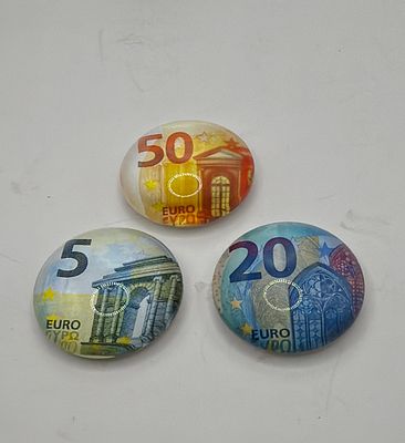 מהדורה מיוחדת!
לוט סט 3 אבני זכוכית מגנטיות דקורטיביות - שטרות אירו
למקרר!. סט של **3 אבני 
