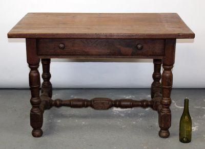 French Louis XIII oak bureauplat desk. French Louis XIII bureauplat desk in oak with single 