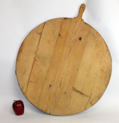 Antique French pine bread board. Antique French bread board in pine. Early 20th century. 29 