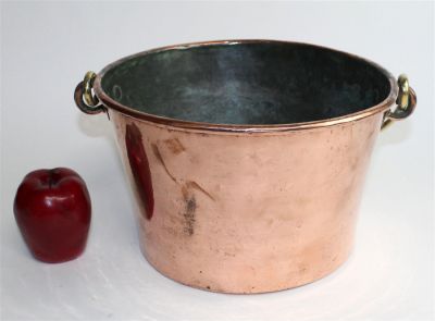 Antique French copper pot with brass handle. 19th century. 7"h, 12"h with handle x 13 1/2"w