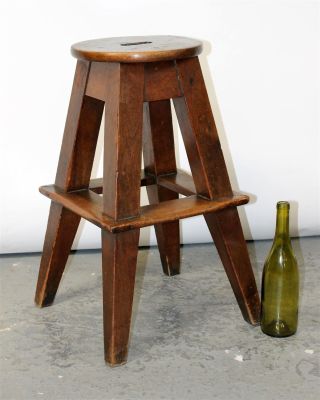 French farmhouse stool in walnut. Early 20th century. 24 1/2"h x 15 1/4" square