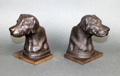 Pair of cast iron Labrador dog book ends. Modern. 5 3/4"h x 4 3/8"w x 5 1/8"d