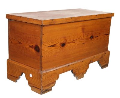 Early Southern pine blanket chest. (Likely North Carolina, Piedmont). 22"h x 37"w x 16 1/2"d