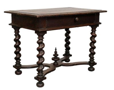 French Louis XIII bureau plat desk in oak. On barley twist leg base with crossed stretcher, urn 