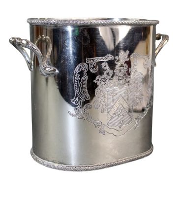 Towle silver plated wine bucket with crest. Towle silver plated wine bucket with crest and 