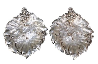 Pair of Victorian Elkington & Co. sterling silver grape leaf plates. Pair of Victorian Elkington 