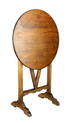 French Provincial miniature vendange table in pine. Mid 20th century. 19 1/8"h x 15 3/4" diam