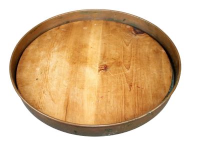 Vintage round copper & pine serving tray. Vintage round copper &amp; pine serving tray. Copper 