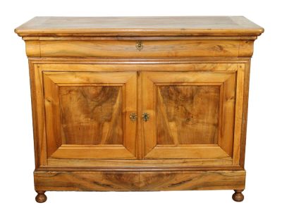 French Louis Philippe buffet bas in walnut. 19th century. 40 1/2"h x 51 1/2"w x 22 1/2"d