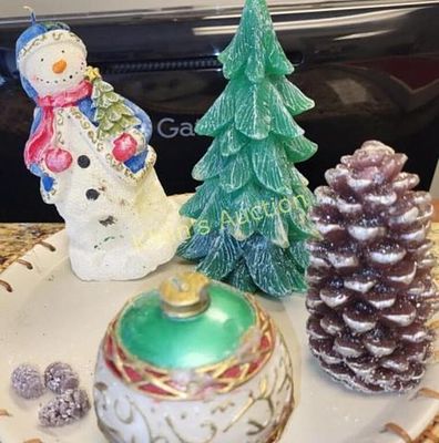 holiday candles lot of 4 plus display plate. Christmas tree candle, snowman candle, pinecone