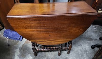 antique cherry gate leg drop side table Jacobean!. gorgeous estate table great for the small 