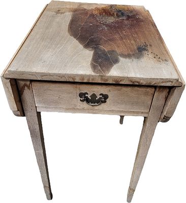 vtg pembroke style drop side end table. great peice to restore or aint drop leaf side 26" tall 