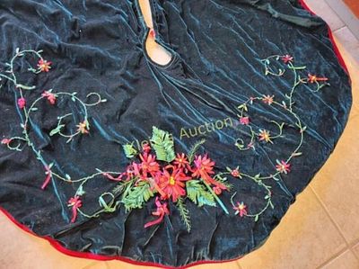 velvet Christmas tree skirt dark green w/poinsetta. vintage tree skirt, gorgeous clean pre owned 