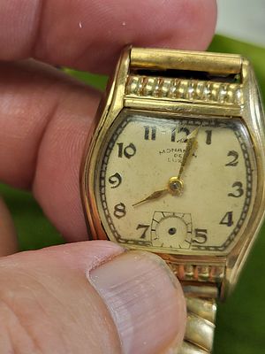 10k gp wind up watch 1940's mens . very clean works then it stops check out the pic