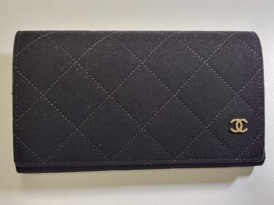 Chanel eyeglass sunglass qulted soft case. 6 1/2" x 3 3/4" exc condition see pics
