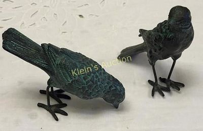 Pair of Cast birds verde gras finish prop from Ma. Pair of Cast birds statues verde gras finish 
