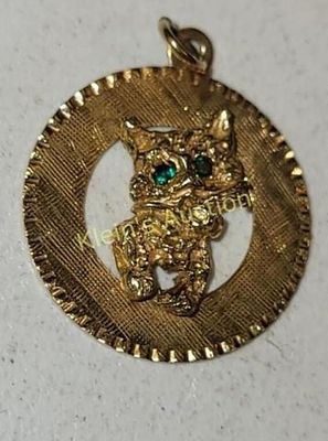 14K yellow gold emerald eyes kitty kat pendant. 18.7 mm beautiful emerald color eyes and solid 