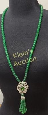 Emerald green glass bead & rhinestone necklace. beautiful necklace total length of the necklace 