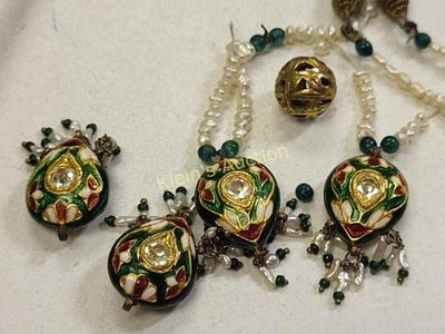 antique meena kundan necklace needs restrung. from estate use for parts or repair? gorgeous 