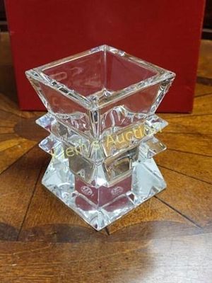 baccarat crystal vase w/orig box. colombine 3 1/2" tall signed on battom no damage w/ orig box 