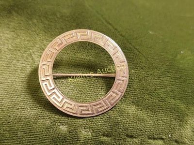 10K yellow gold Greek key antique brooch 1 1/4". beautiful brooch 1 1/4" wide makers mark on 