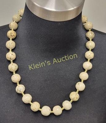 beaded agate necklace 22" nice vintage. 22 mm stones appx and 22" long with gold tone spacers 