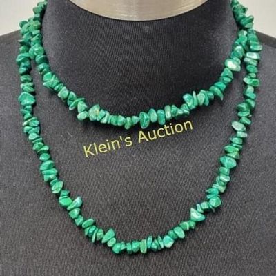 Beautiful green malachite necklace. 34" great doubled up see pics