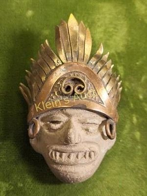 vtg mcm mexico aztec warrior brooch pendant. mayal Mexico can be worn as a brooch or put is on 